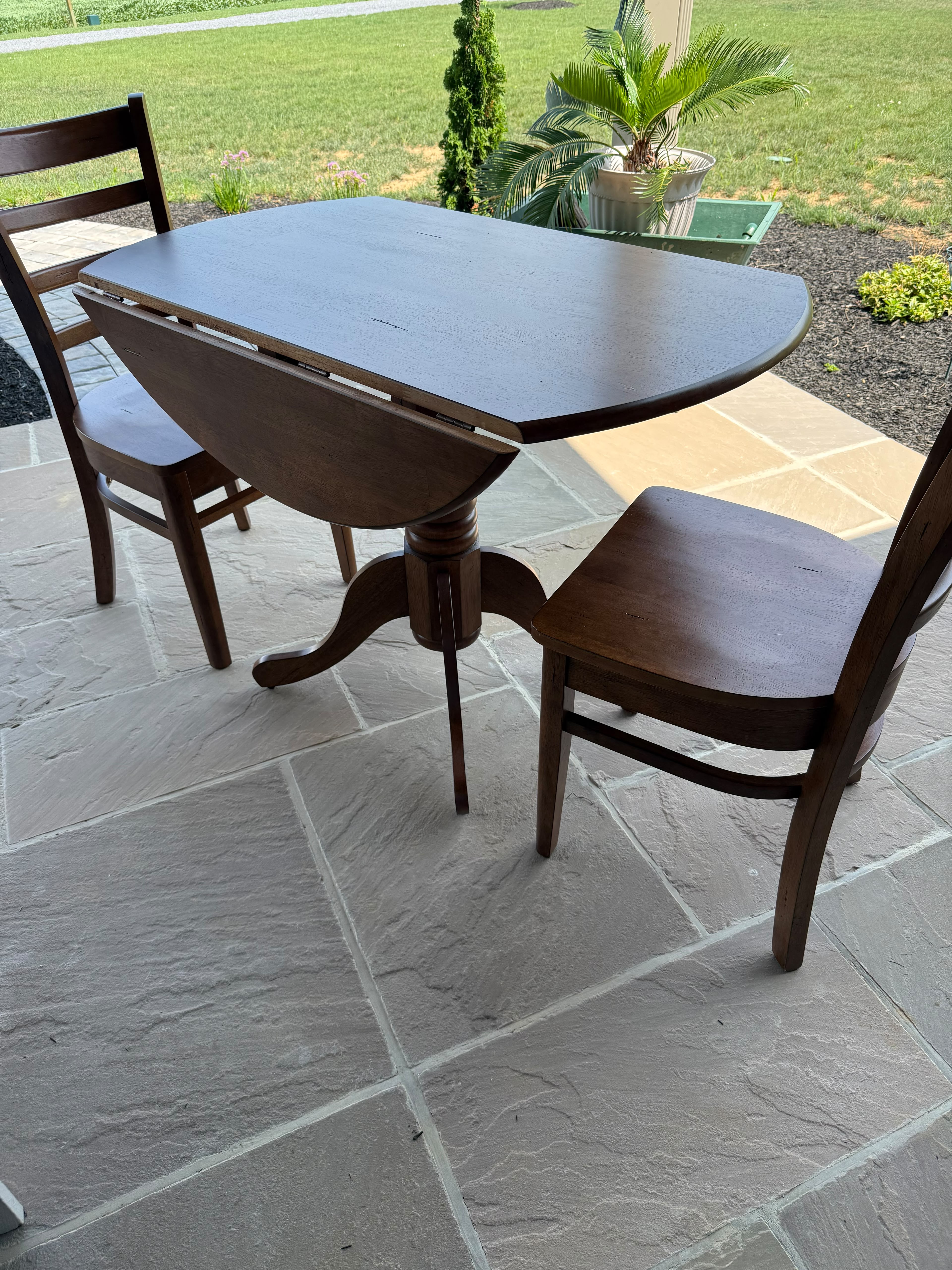 Drop Leaf Table with Chairs 