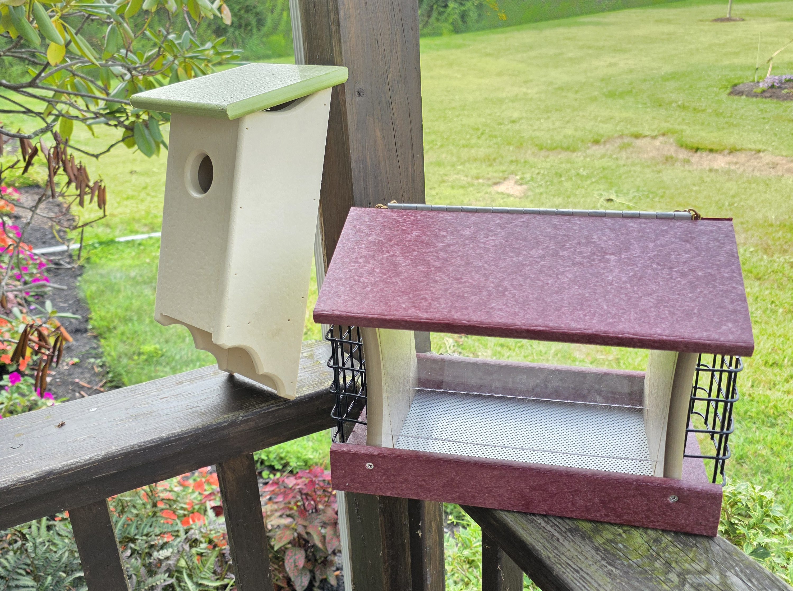 Polywood Birdhouse & Bird feeder 